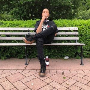 Meet your Posher, Devonte